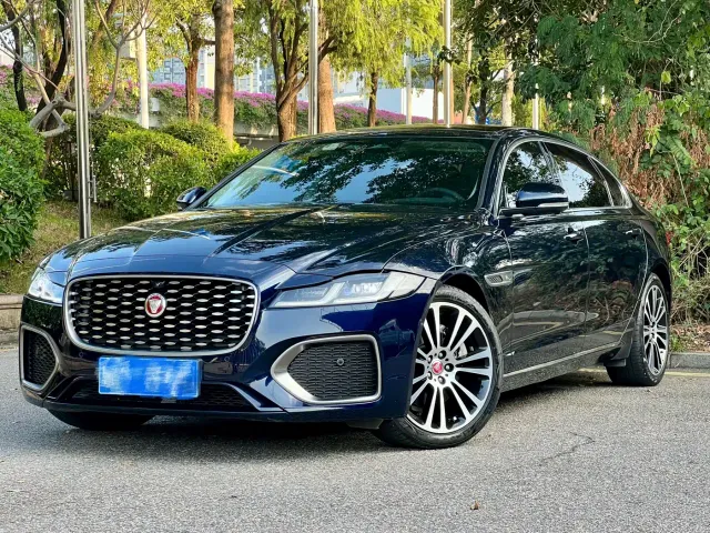 Фотография автомобиля — Jaguar XFL