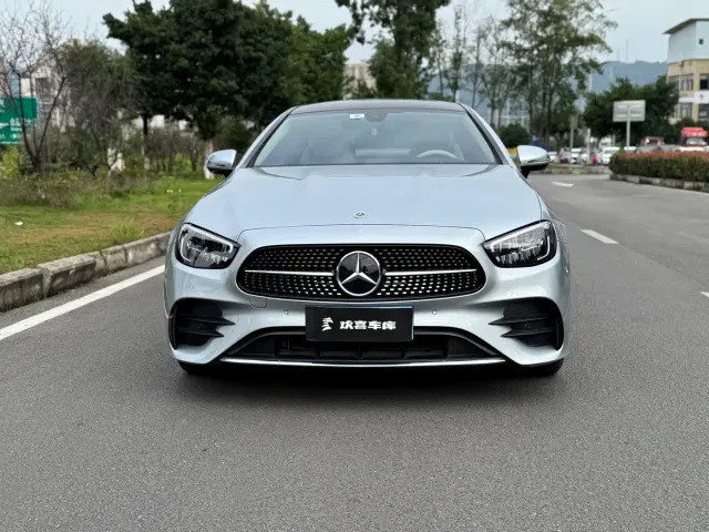 Mercedes-Benz E-Class — Фото автомобиля 2