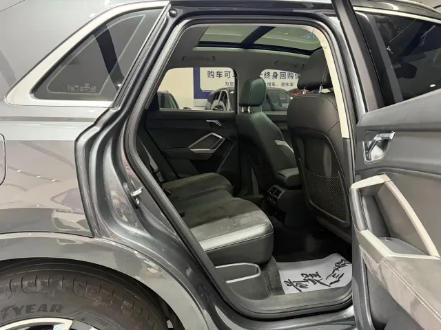 Audi Q3 — Фото автомобиля 11