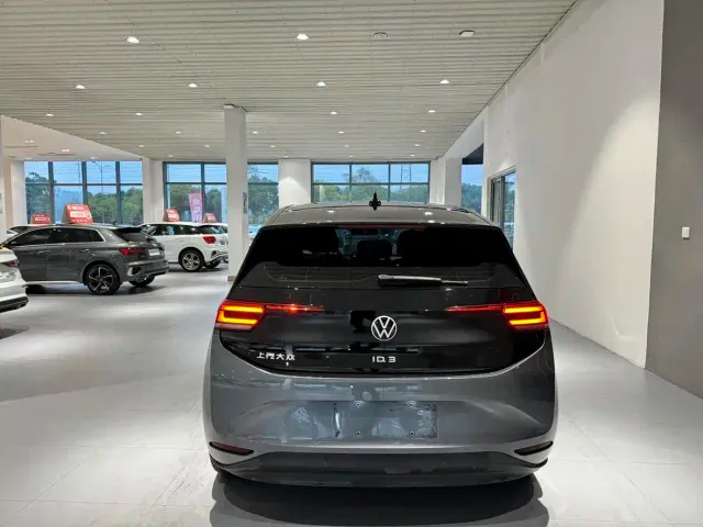 Volkswagen ID.3 — Фото автомобиля 4