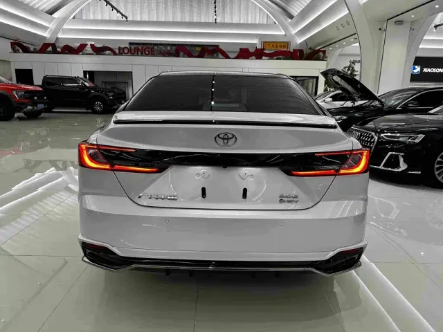 Toyota Camry — Фото автомобиля 4