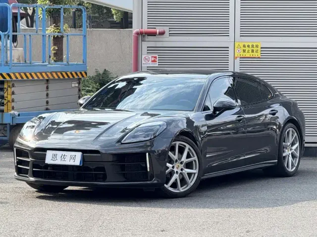 Фотография автомобиля — Porsche Panamera