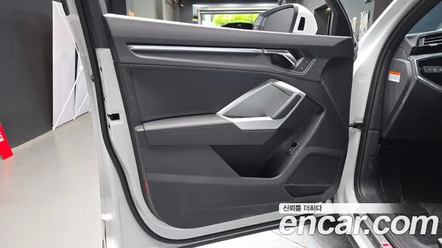 Audi Q3 35 TDI quattro Premium — Фото автомобиля 24