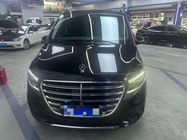 Mercedes-Benz V-Class — Фото автомобиля 2