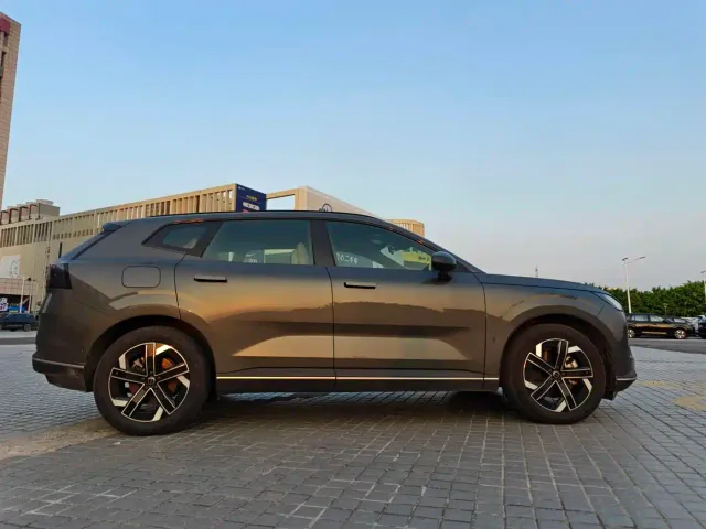 Volvo XC70 Plug-in Hybrid — Фото автомобиля 9