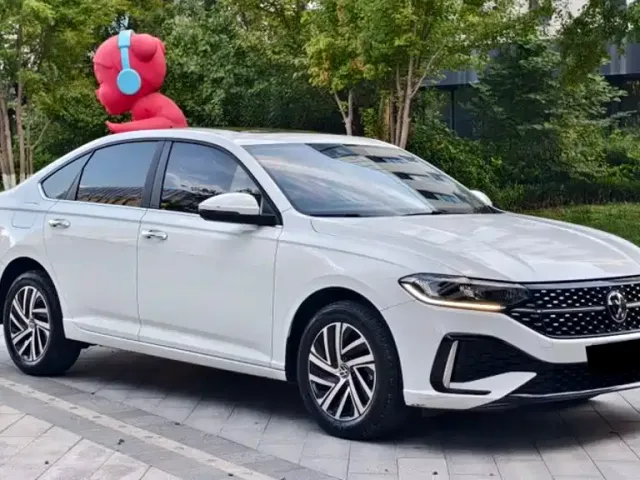 Volkswagen Lavida — Фото автомобиля 7