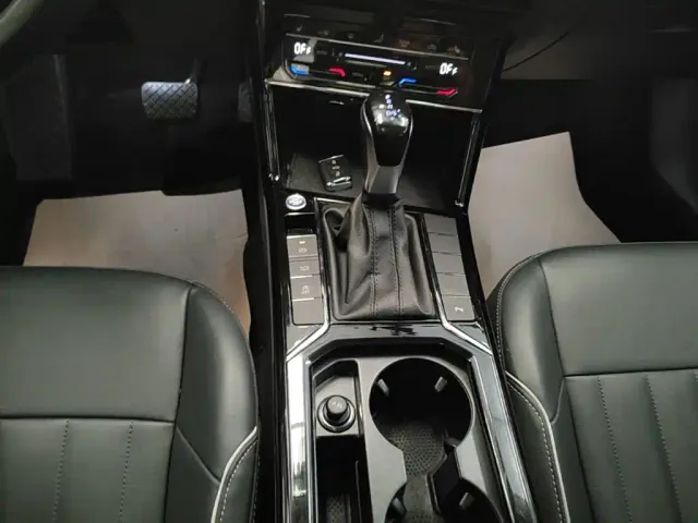 Volkswagen Passat — Фото автомобиля 13