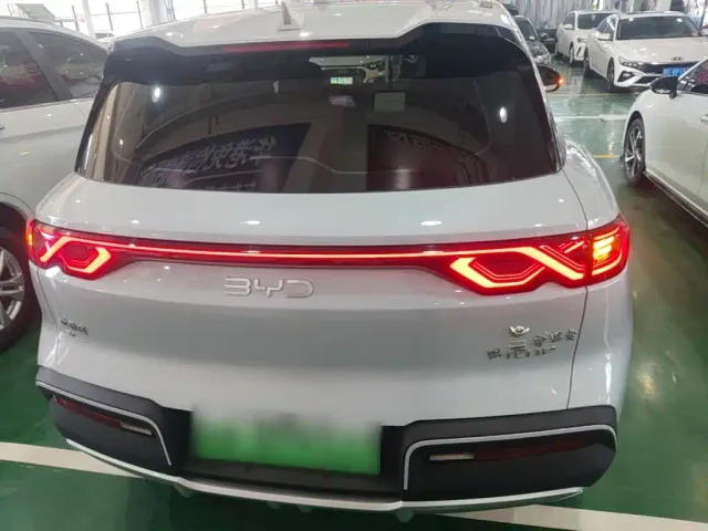 BYD Yuan UP — Фото автомобиля 5