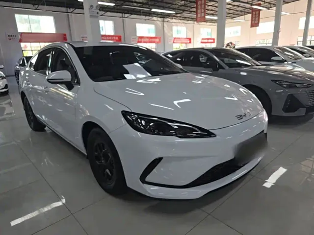 BYD Seal 05 DM-i — Фото автомобиля 21