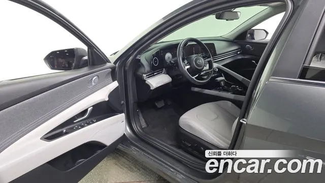 Hyundai AVANTE Inspiration — Фото автомобиля 8
