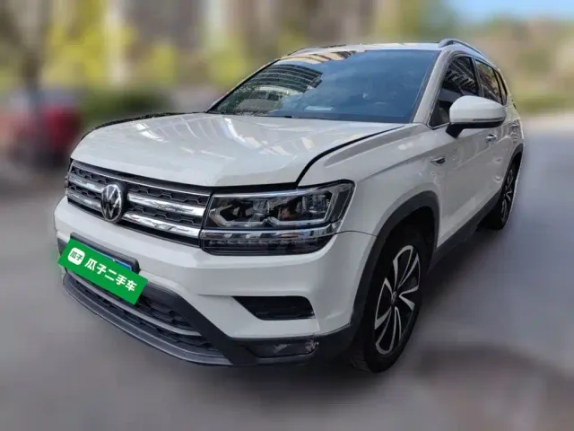 Фотография автомобиля — Volkswagen Tharu