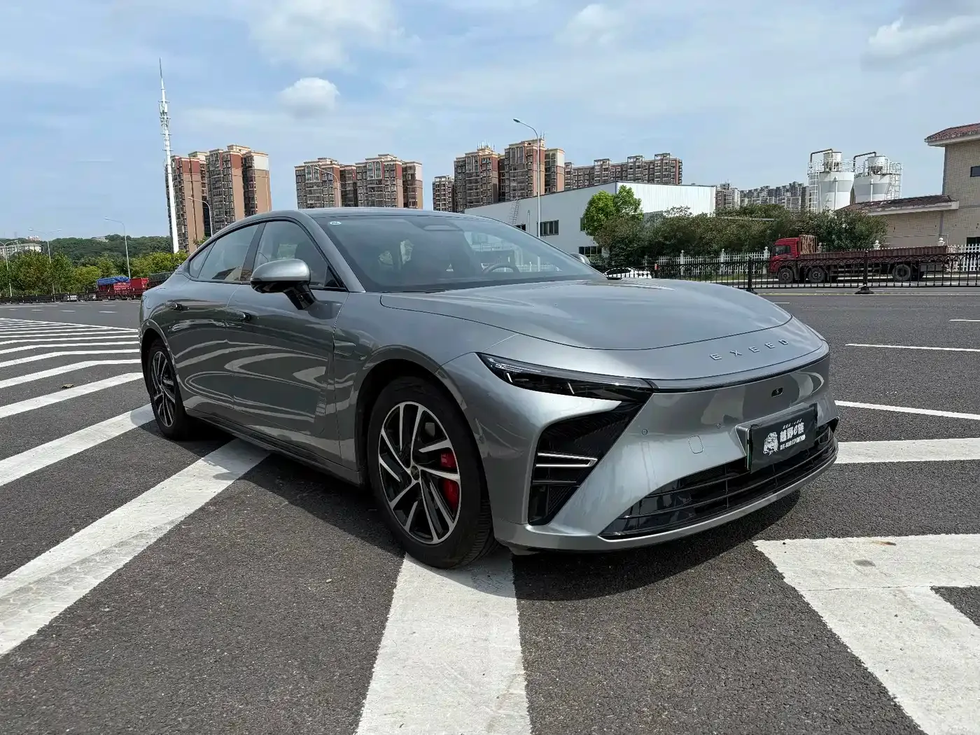 Exeed Exlantix ES 2025 Model Extended Range Plus Comfort Smart — Фото автомобиля 3