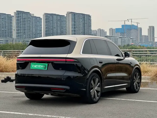 Li Auto Li L8 — Фото автомобиля 9