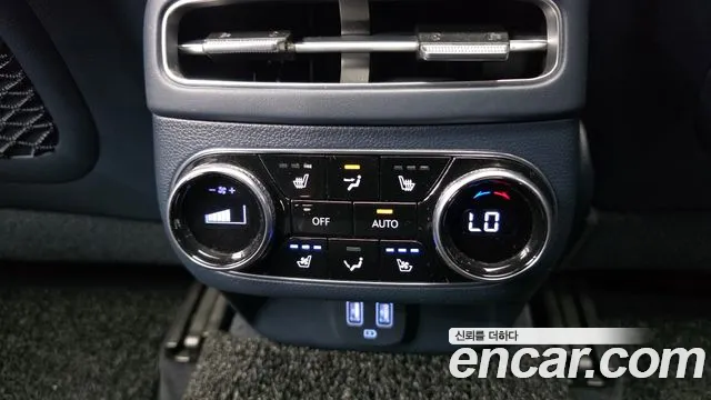 Genesis GV70 — Фото автомобиля 27