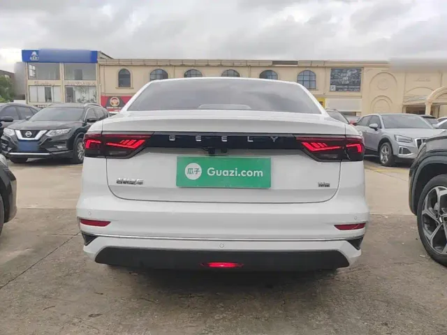 Geely Emgrand — Фото автомобиля 5
