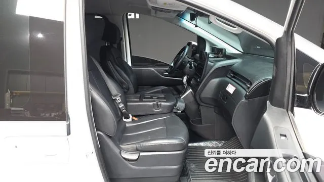 Hyundai Staria Staria Tourer 11 мест — Фото автомобиля 11
