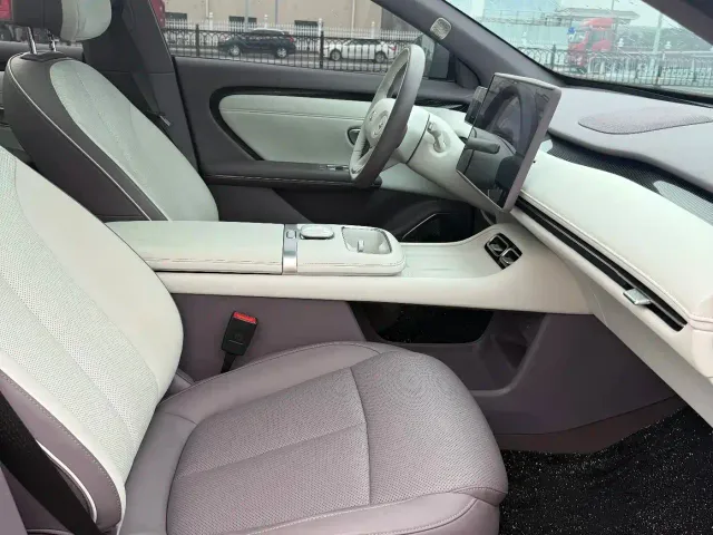 Changan Qiyuan A06 — Фото автомобиля 13