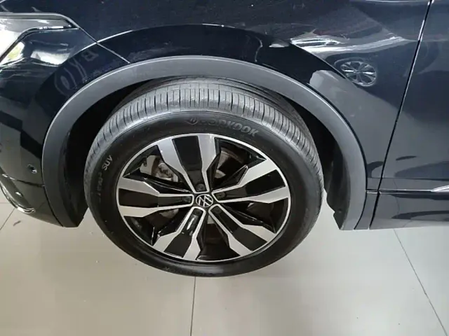 Volkswagen Tiguan L — Фото автомобиля 22