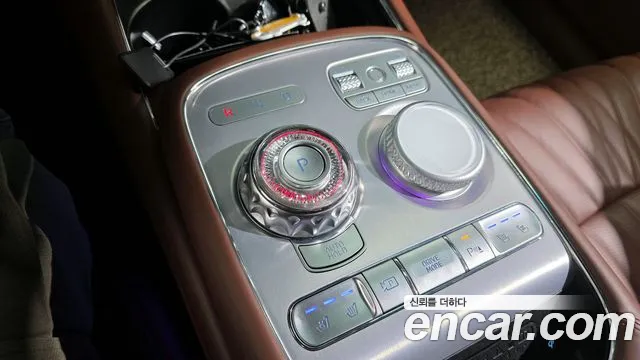 Genesis G90 Бензин 3.5 Turbo e-S/C AWD — Фото автомобиля 9