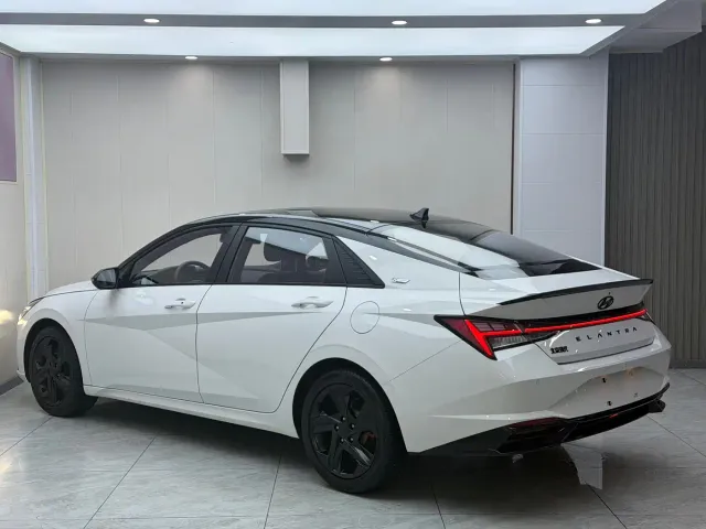Hyundai Elantra — Фото автомобиля 6