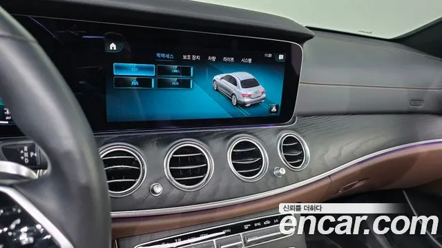 Mercedes-Benz E-Class — Фото автомобиля 14
