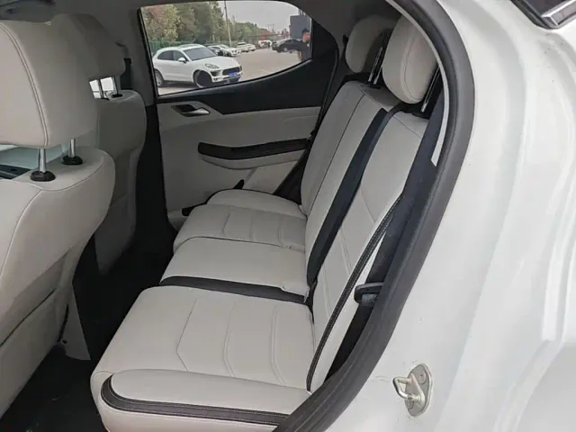 BYD Yuan Pro — Фото автомобиля 16