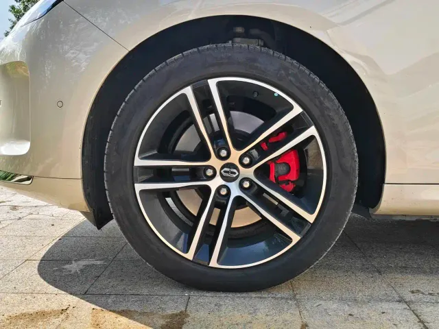 Aito M5 — Фото автомобиля 22