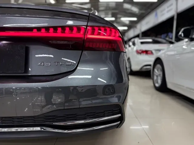 Audi A7 — Фото автомобиля 6