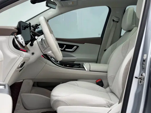 Mercedes-Benz EQE SUV — Фото автомобиля 5