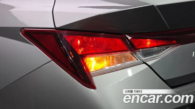 Hyundai Avante CN7 — Фото автомобиля 8