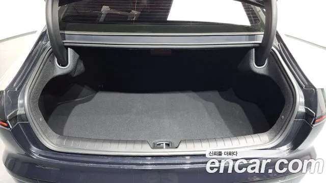 Hyundai Grandeur Grandeur (GN7) 3.5 Бензин 4WD — Фото автомобиля 20