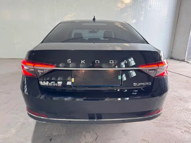 Skoda Superb — Фото автомобиля 4