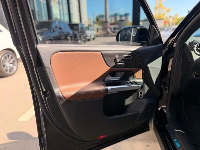 Mercedes-Benz EQB — Фото автомобиля 12