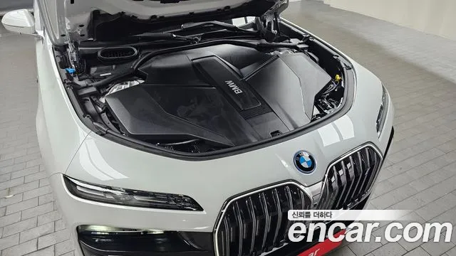 BMW i7 — Фото автомобиля 5