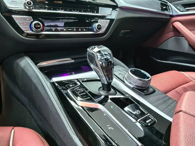 BMW 5 Series — Фото автомобиля 13