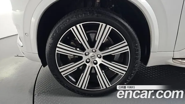 Volvo XC90 — Фото автомобиля 5