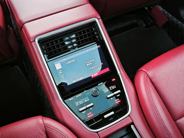 Porsche Panamera — Фото автомобиля 18