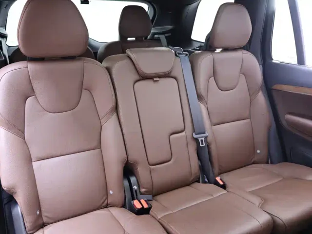 Volvo XC90 — Фото автомобиля 23