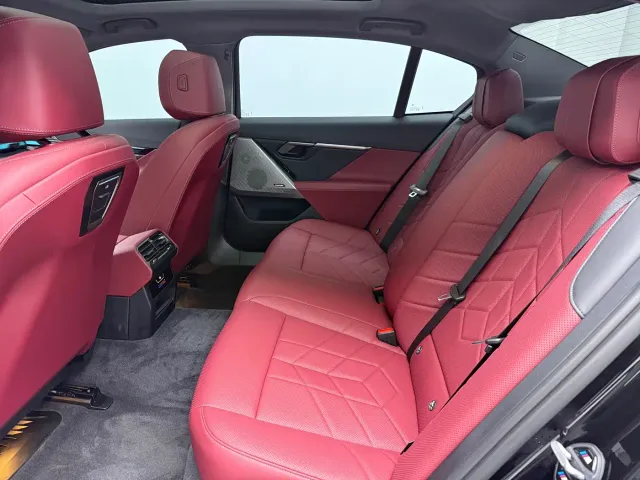 BMW 5 Series — Фото автомобиля 8