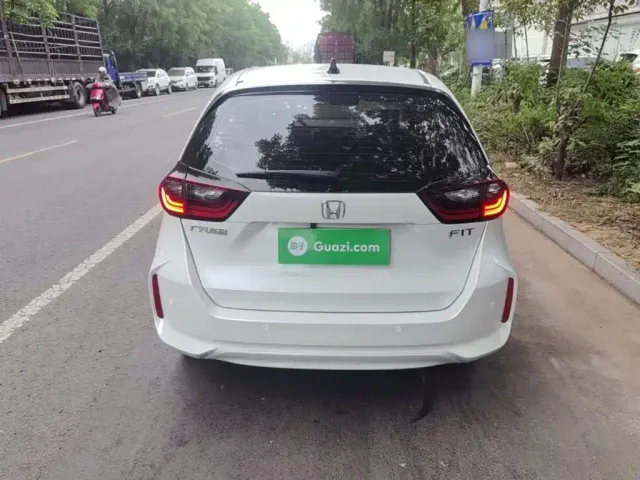 Honda Fit — Фото автомобиля 5