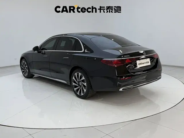 Mercedes-Benz E-Class — Фото автомобиля 7