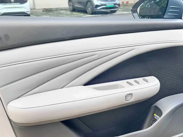 Nissan N7 — Фото автомобиля 10