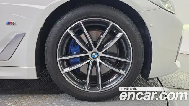 BMW 5 Series — Фото автомобиля 6