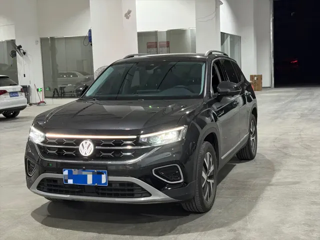 Фотография автомобиля — Volkswagen Tayron