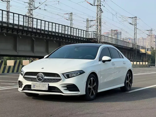 Фотография автомобиля — Mercedes-Benz A-Class