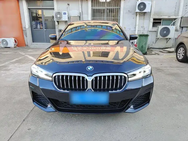 BMW 5 Series — Фото автомобиля 2