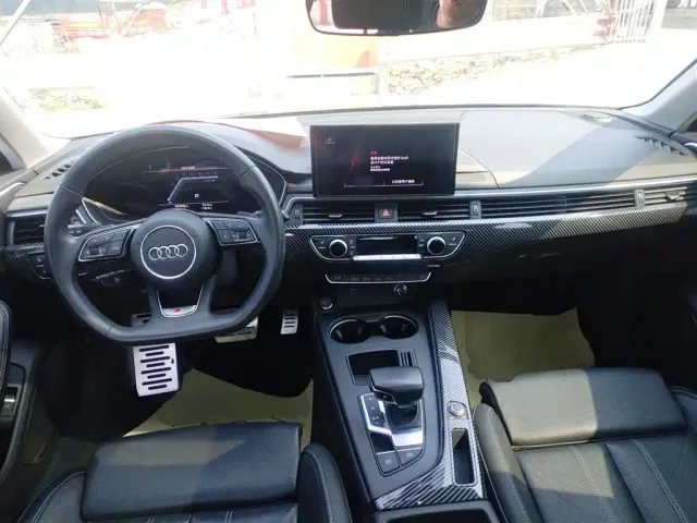 Audi A4L — Фото автомобиля 9
