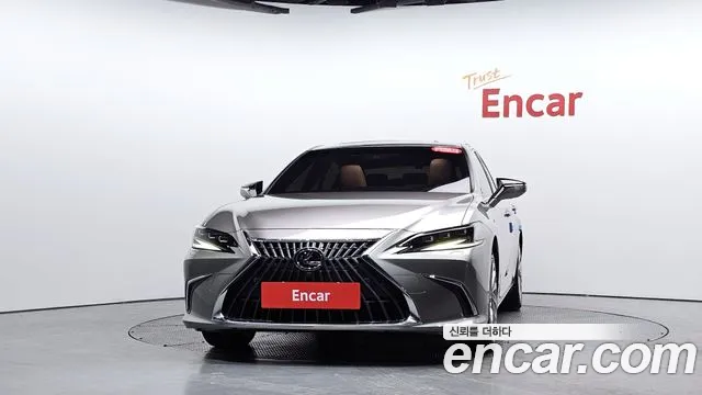 Lexus ES 7th Gen — Фото автомобиля 3
