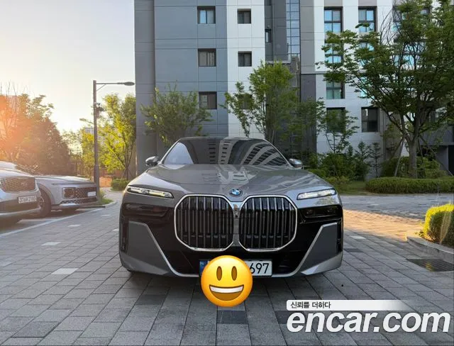 BMW 7 Series G70 — Фото автомобиля 3
