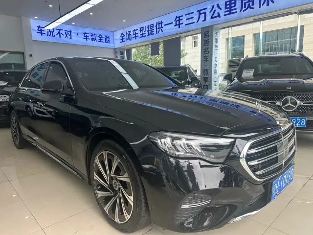 Mercedes-Benz E-Class — Фото автомобиля 3